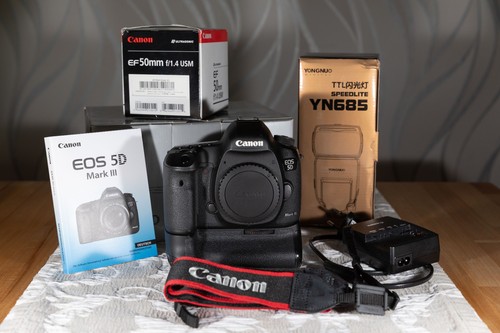 Canon eos mark iii - mark,